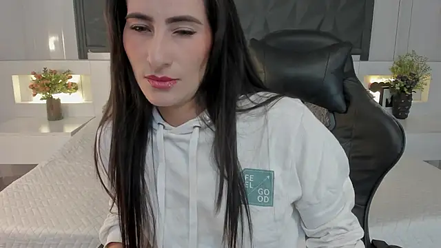 SaraGomez1 online show from February 2026 12:15:02 PM