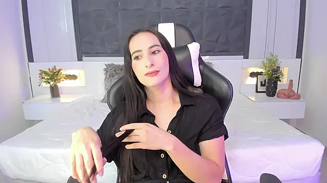 SaraGomez1 online show from September 2025 04:46:01 PM