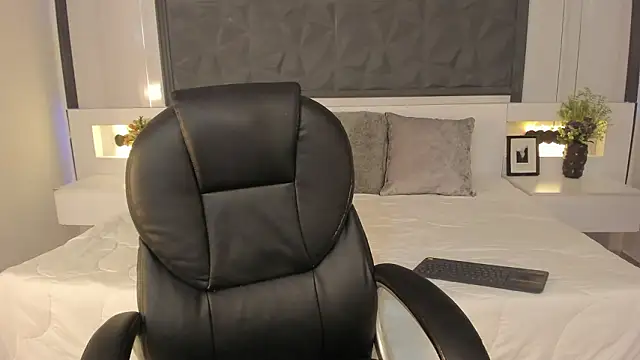 SaraGomez1 online show from February 2026 02:17:02 PM