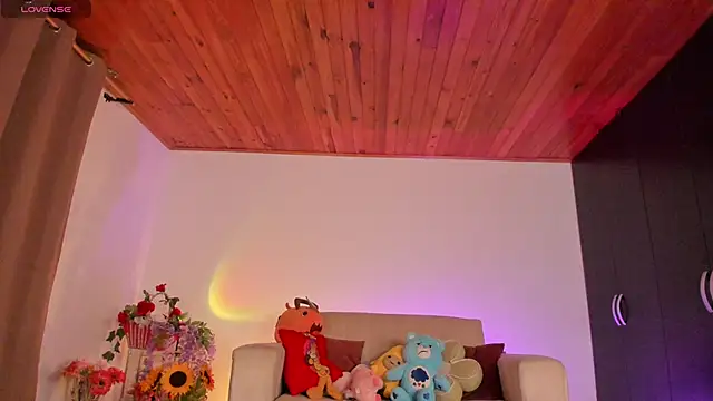 Snapshot of DAKOTA_LOVEE chatting on October 2025 06:37:01 AM DAKOTA LOVEE online show from October 2025 06:37:01 AM