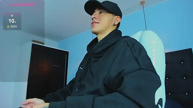 Lobo 17  online show from November 2025 03:43:02 AM