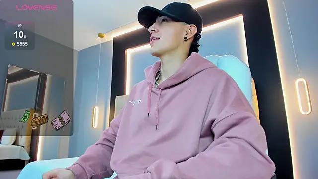 Lobo 17  online show from February 2026 06:22:01 AM