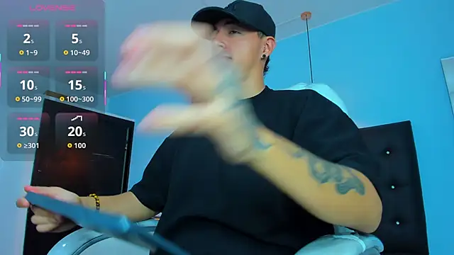 Lobo 17  online show from October 2025 03:51:02 AM