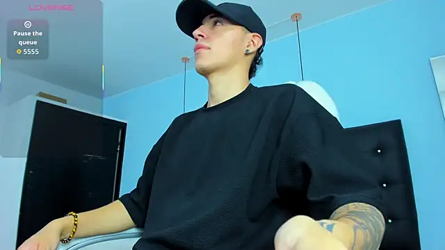 Lobo 17  online show from October 2025 04:22:02 AM