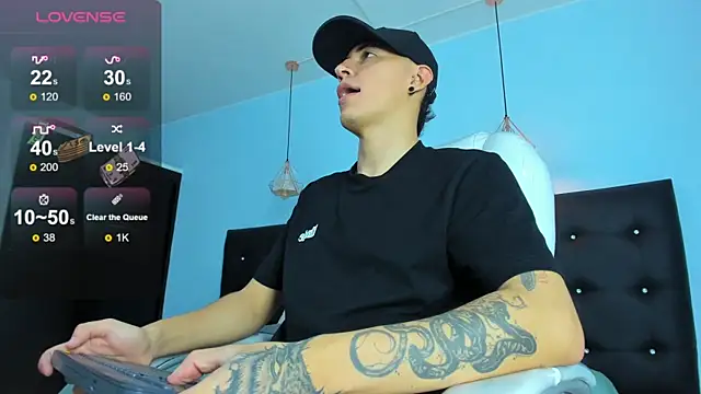 Lobo 17  online show from December 2025 03:53:01 AM