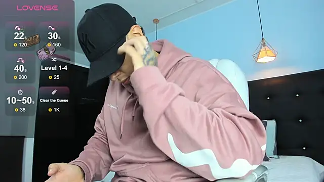 Lobo 17  online show from December 2025 03:44:02 AM