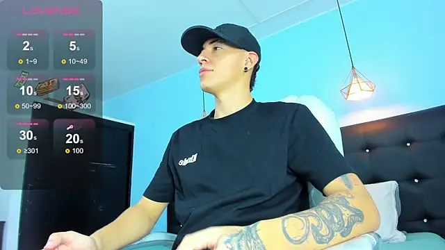 Lobo 17  online show from December 2025 03:39:02 AM