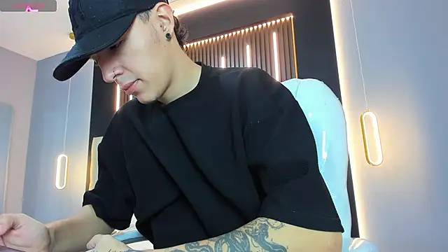 Lobo 17  online show from March 2026 03:18:02 AM