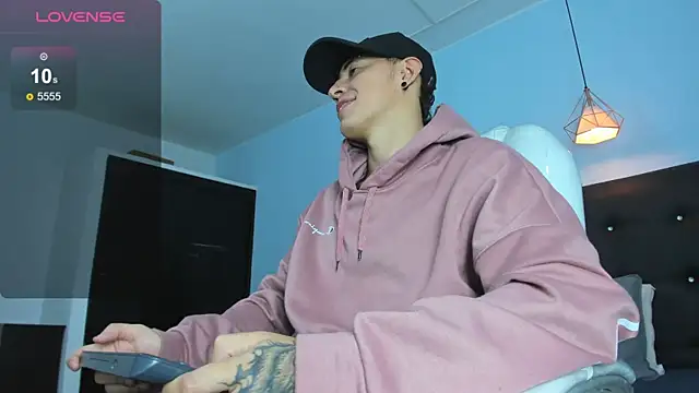 Lobo 17  online show from December 2025 03:40:02 AM