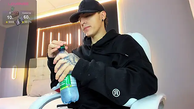 Lobo 17  online show from April 2026 03:57:01 AM