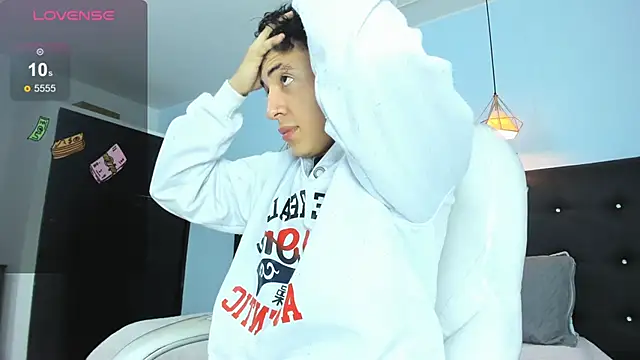 Lobo 17  online show from December 2025 03:46:02 AM