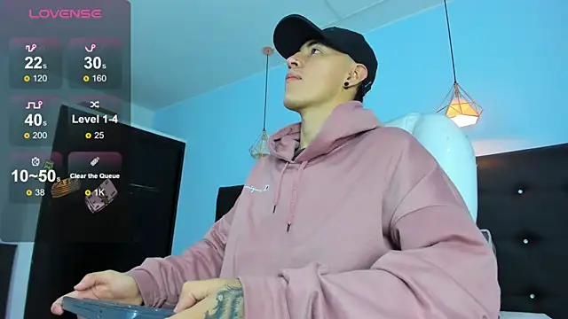 Lobo 17  online show from December 2025 03:43:02 AM