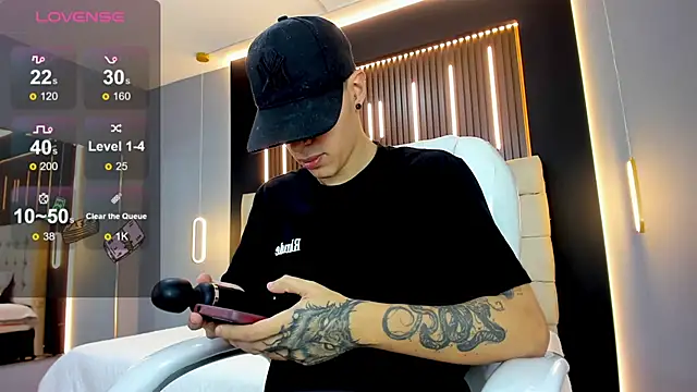 Lobo 17  online show from February 2026 10:53:01 PM