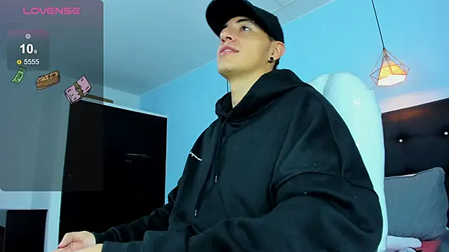 Lobo 17  online show from December 2025 03:49:02 AM