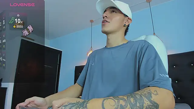 Lobo 17  online show from November 2025 04:39:01 AM