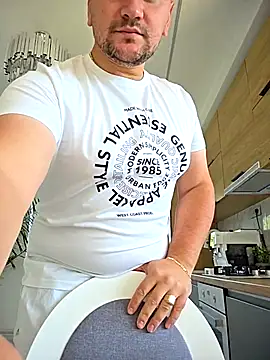 Snapshot of KarlosCarutox chatting on September 2025 10:15:01 AM KarlosCarutox online show from September 2025 10:15:01 AM