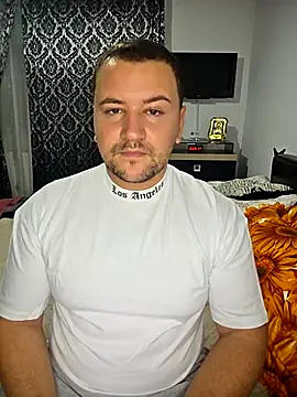 Snapshot of KarlosCarutox chatting on October 2025 05:26:01 PM KarlosCarutox online show from October 2025 05:26:01 PM