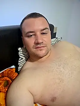 Snapshot of KarlosCarutox chatting on October 2025 07:48:02 PM KarlosCarutox online show from October 2025 07:48:02 PM