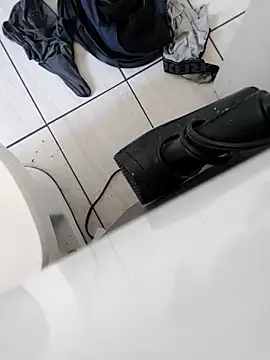 QcMisterv13 online show from October 2025 07:58:02 PM