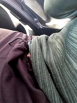 QcMisterv13 online show from October 2025 07:35:01 PM