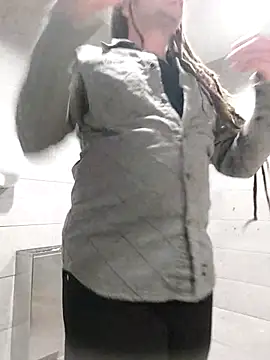 QcMisterv13 online show from November 2025 08:25:01 PM