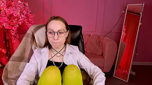 Snapshot of AphexQueen chatting on March 2025 03:20:02 PM AphexQueen online show from March 2025 03:20:02 PM