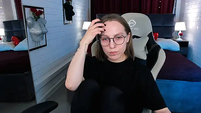 Snapshot of AphexQueen chatting on March 2025 03:25:02 PM AphexQueen online show from March 2025 03:25:02 PM