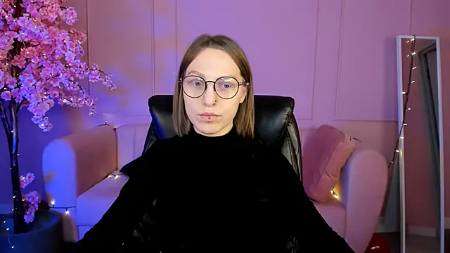 Snapshot of AphexQueen chatting on February 2025 01:11:01 PM AphexQueen online show from February 2025 01:11:01 PM