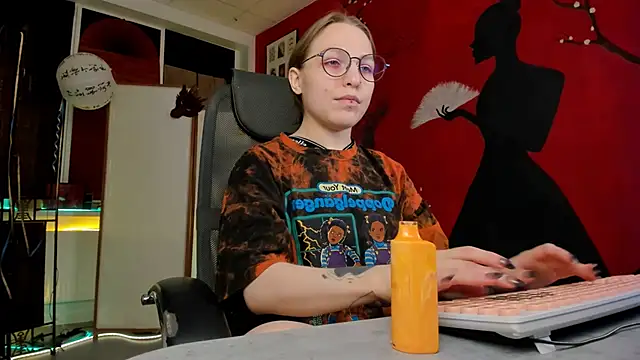 Snapshot of AphexQueen chatting on February 2025 03:31:01 PM AphexQueen online show from February 2025 03:31:01 PM