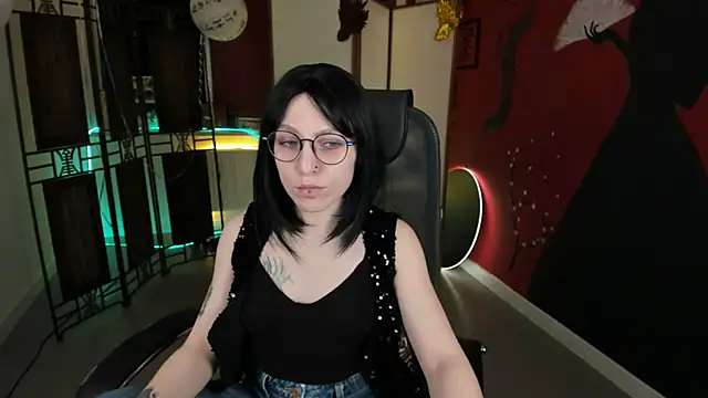 Snapshot of AphexQueen chatting on March 2025 01:08:01 PM AphexQueen online show from March 2025 01:08:01 PM