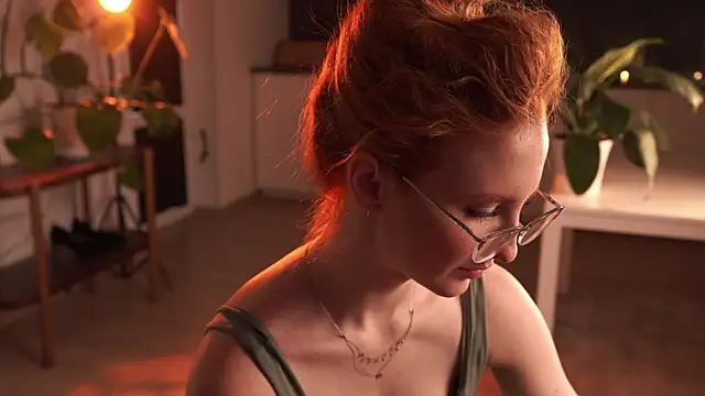 EsmaCrumbley online show from March 2026 04:20:01 AM