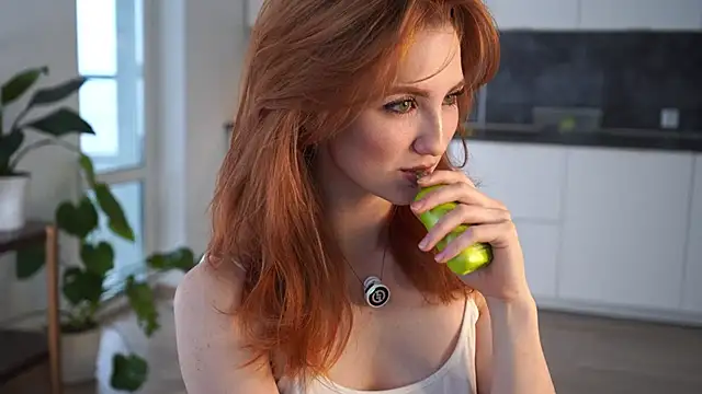 EsmaCrumbley online show from November 2025 04:16:01 AM