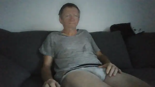 Snapshot of naturiste974 chatting on July 2026 04:02:02 AM naturiste974 online show from July 2026 04:02:02 AM