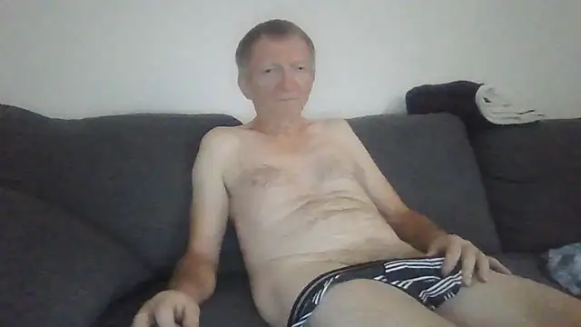 Snapshot of naturiste974 chatting on July 2026 01:44:01 PM naturiste974 online show from July 2026 01:44:01 PM