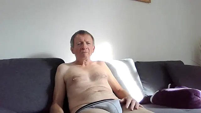 Snapshot of naturiste974 chatting on October 2025 03:05:02 PM naturiste974 online show from October 2025 03:05:02 PM