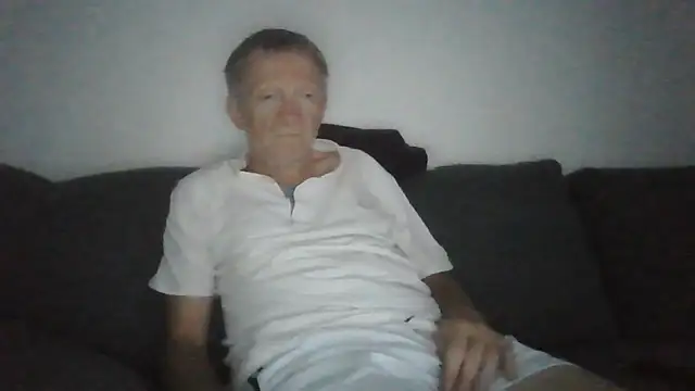 Snapshot of naturiste974 chatting on June 2026 07:58:01 PM naturiste974 online show from June 2026 07:58:01 PM
