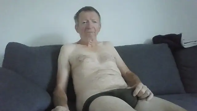Snapshot of naturiste974 chatting on July 2026 04:41:02 AM naturiste974 online show from July 2026 04:41:02 AM