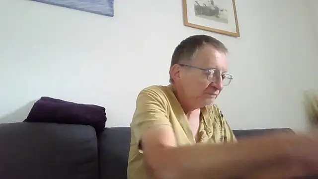 Snapshot of naturiste974 chatting on June 2026 02:55:02 PM naturiste974 online show from June 2026 02:55:02 PM