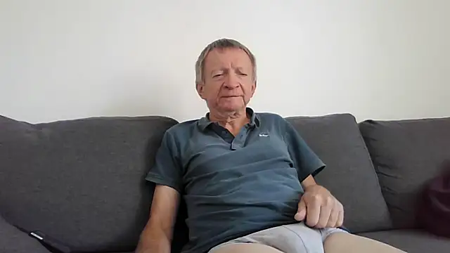 naturiste974 online show from April 2026 03:19:01 PM