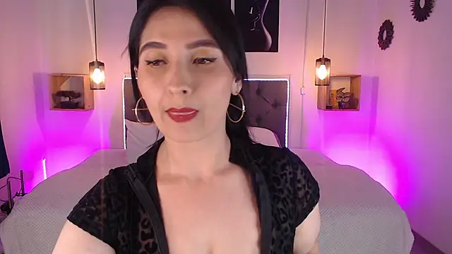 emily leinner online show from November 2025 03:05:02 PM