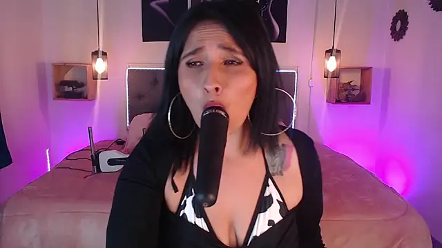 emily leinner online show from October 2025 02:58:01 PM