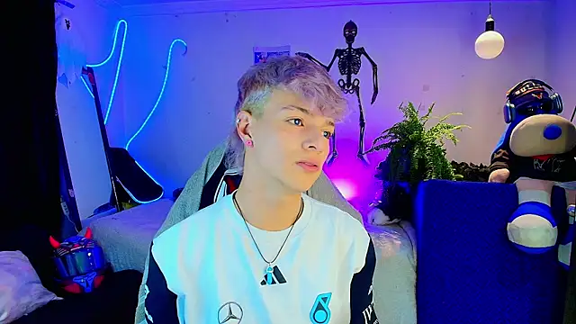 twink sebas  online show from November 2025 03:32:02 AM