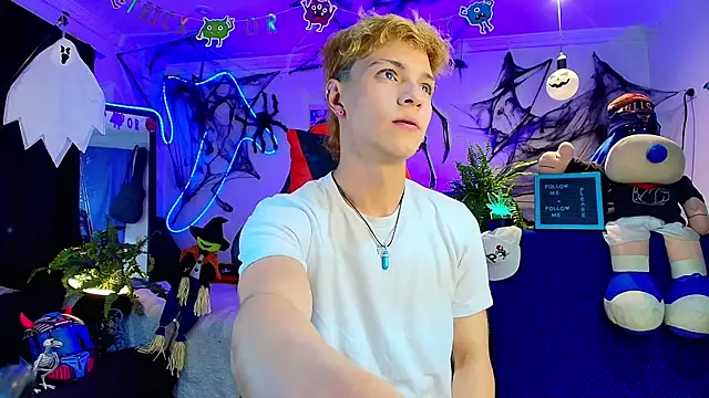 twink sebas  online show from October 2025 04:35:02 AM