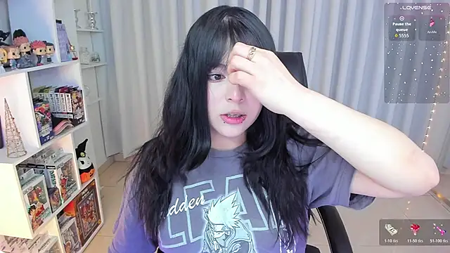 Snapshot of misshoneyxxx chatting on November 2025 03:32:02 AM misshoneyxxx online show from November 2025 03:32:02 AM