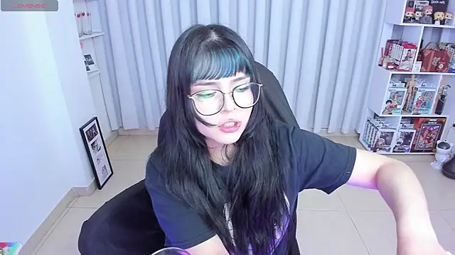 Snapshot of misshoneyxxx chatting on June 2026 04:12:02 AM misshoneyxxx online show from June 2026 04:12:02 AM