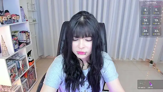 Snapshot of misshoneyxxx chatting on November 2025 06:30:01 AM misshoneyxxx online show from November 2025 06:30:01 AM