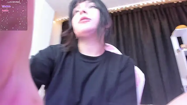 Snapshot of misshoneyxxx chatting on March 2025 04:08:02 AM misshoneyxxx online show from March 2025 04:08:02 AM