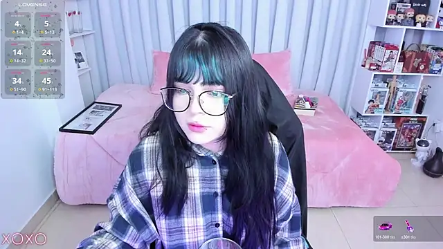 Snapshot of misshoneyxxx chatting on June 2026 04:06:02 AM misshoneyxxx online show from June 2026 04:06:02 AM