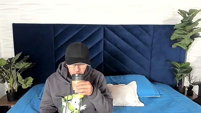 Snapshot of Andy_Joy_ chatting on November 2025 11:26:01 AM Andy Joy online show from November 2025 11:26:01 AM