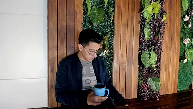 Snapshot of Andy_Joy_ chatting on January 2026 01:18:02 PM Andy Joy online show from January 2026 01:18:02 PM